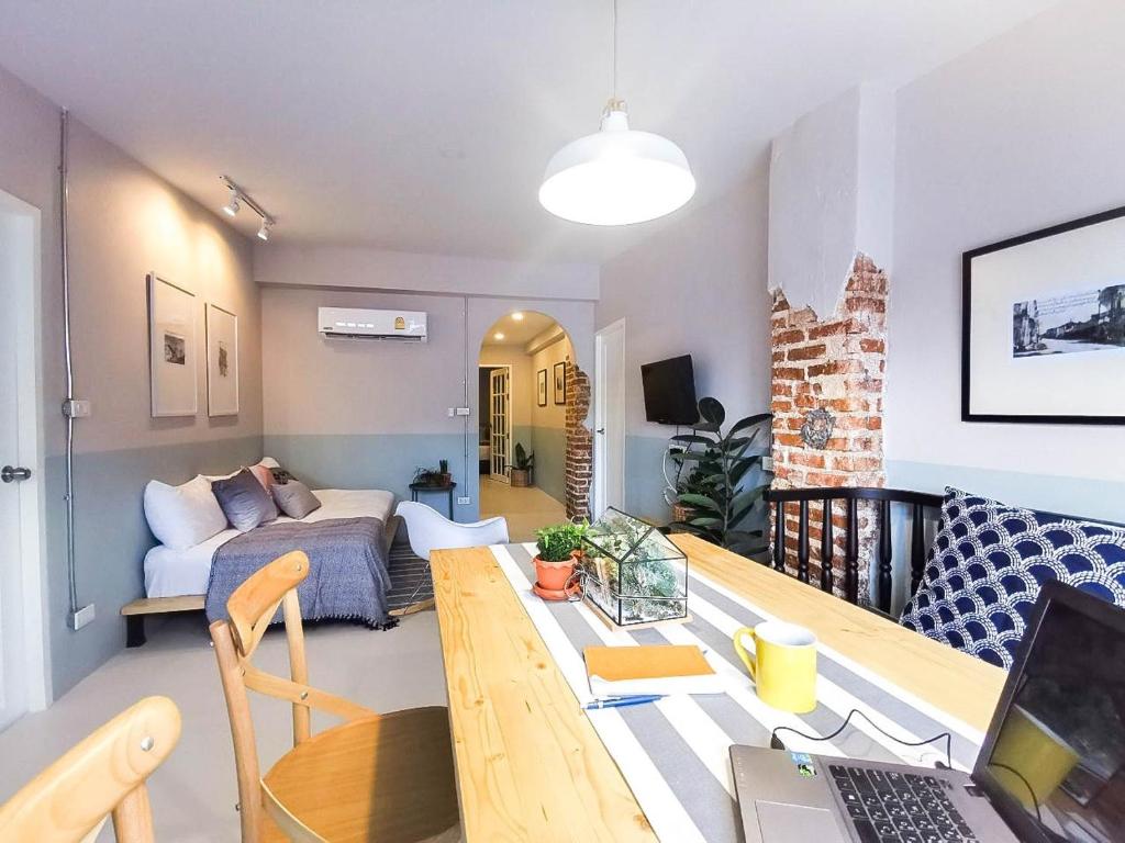 Snoozy Guesthouse – Phuket